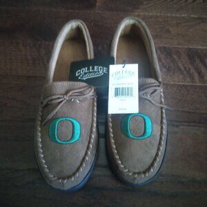 NWT Oregon Ducks Slippers - Size 8